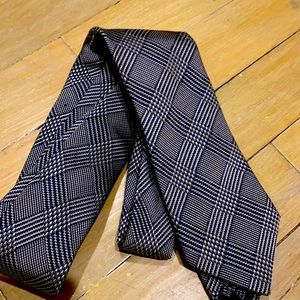 Blue houndstooth tie